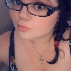 Meet your Posher, Marissa